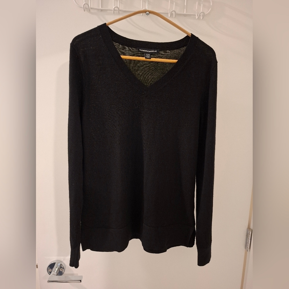 Katherine Barclay Women's Black V-neck 100% Merino Wool Sweater (Size S)